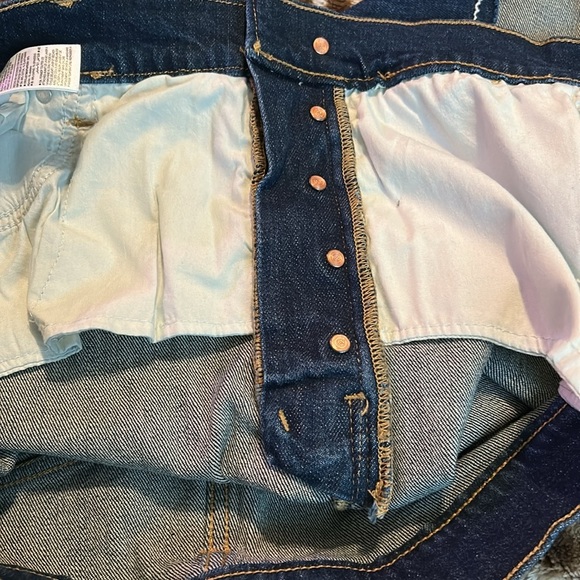 Old Navy Blue Jean Shorts Distressed Summer Style - Picture 5 of 5
